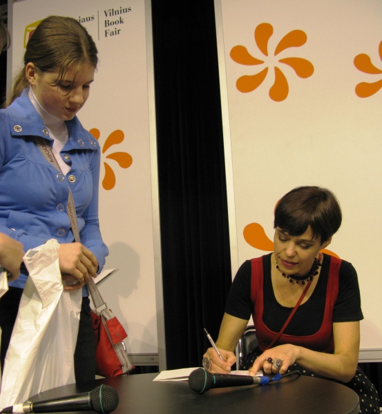 Susitikom su rašytoja Nomeda Marčėnaitė