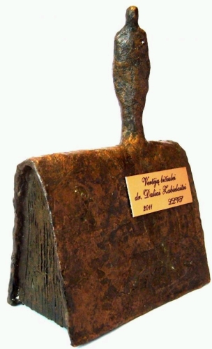 Skulptoriaus Arvydo Ališankos sukurta skulptūrėlė