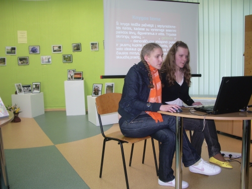  Joanne Horniman knygą SLAPTI DIENORAŠČIAI pristatė Greta ir Vilma