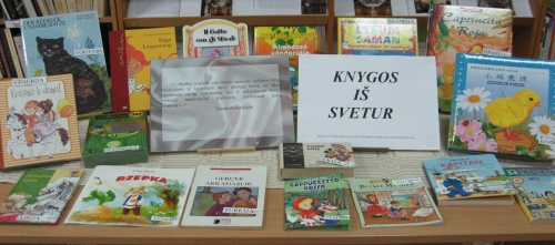 Paroda ''Knygos iš svetur'' supažindina su įvairių pasaulio šalių knygomis skirtingomis kalbomis. Nuotr. autorės