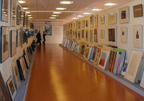 Kateb Yacine biblioteka (Bibliotheque Kateb Yacine) suskirstyta į atskiras erdves. Nuotr. autorių