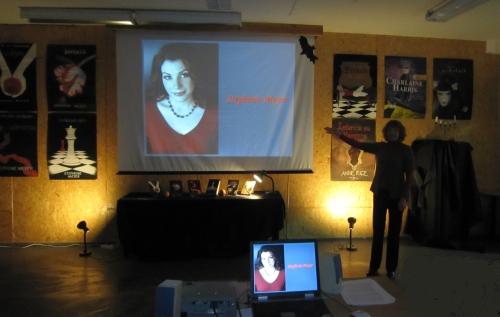 Skaityklos aplinka atrodė gana baugi, niūri ir tamsi