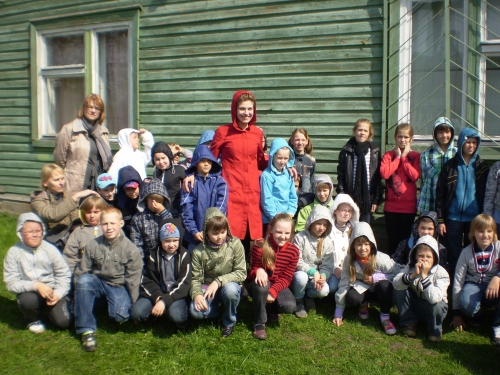 Centre - Gugeliukų autorė V. Aleksandravičiūtė