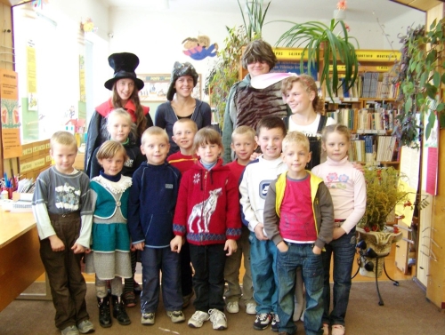 Su vyresniaisiais draugais