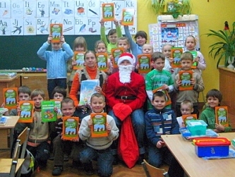 Pirmokai džiaugiasi knygomis