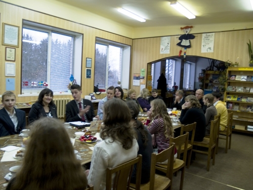 Diskusija su svečiais tęsėsi skaitykloje