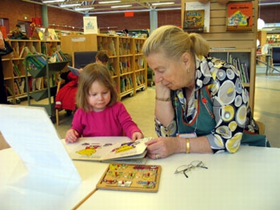 Itakeskus bibliotekoje trečiadienį vieši senelė. Nuotr. Aldonos Šiaulienės