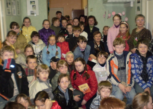 Mažieji bibliotekos skaitytojai buvo pakviesti į susitikimą su poete Alma Karosaite