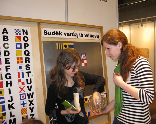 Dėliojome vardą iš vėliavų