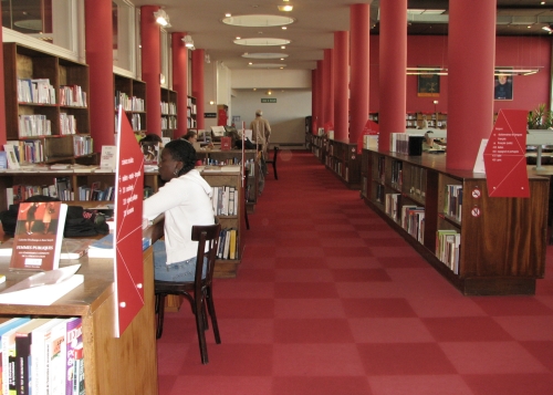 Mokslo ir informacijos biblioteka (Bibliotheque d‘etude & d‘information) yra didžiausia (800 tūkst. fiz. vnt.) universalioji Grenoblio miesto biblioteka. Nuotr. autorių