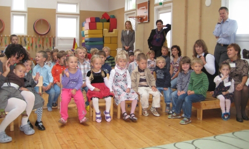 Pristatymas sukėlė didelį vaikų ir jų tėvų susidomėjimą. Nuotr. Jūratės Pocienės