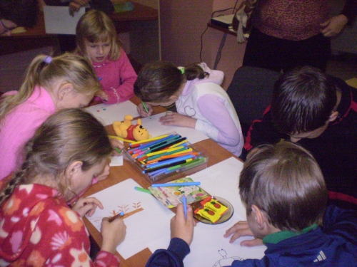 Vaikai piešia patikusius herojus