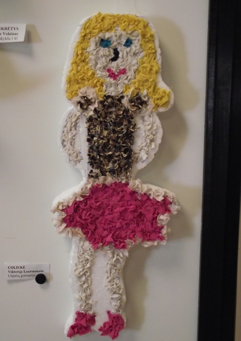 Konkurso dalyviai sukūrė įdomius ir spalvingus medinukus – pasakų personažus