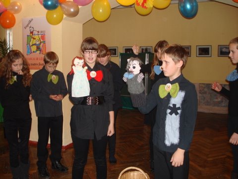 Vaidina Skapiškio pagrindinės mokyklos moksleiviai