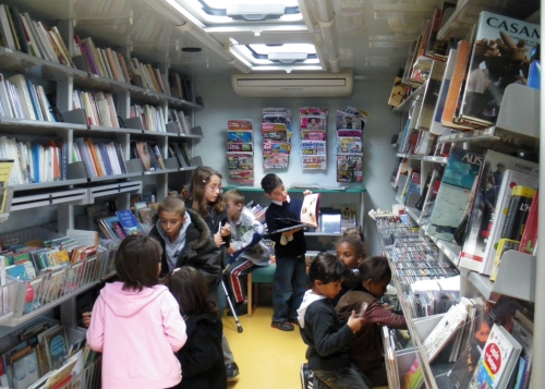 Biblioteka turi bibliobusą. Nuotr. autorių